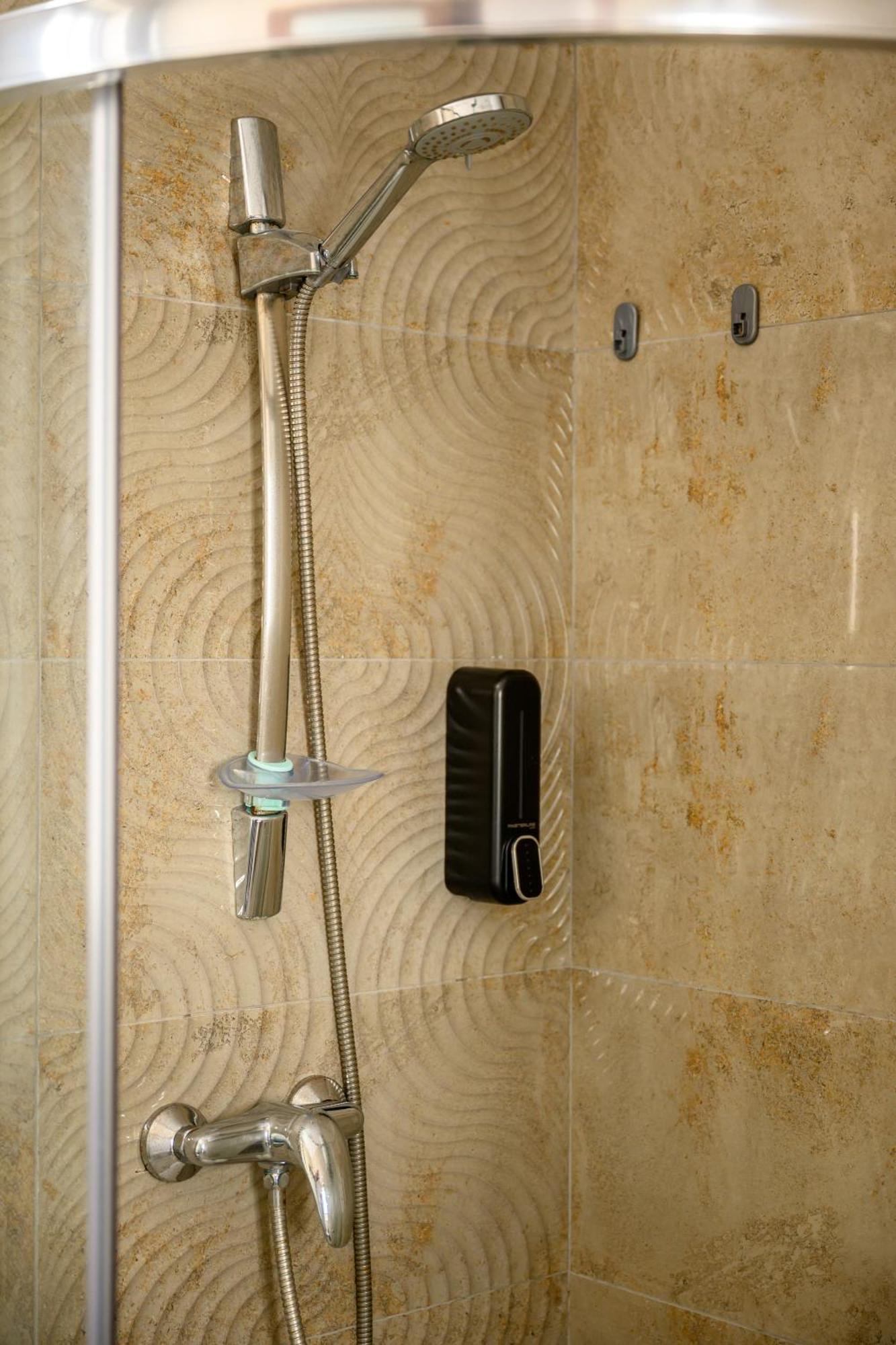 F11 Room 3, Private Room Two Single Beds Shared Bathroom In Shared Flat Msida Extérieur photo
