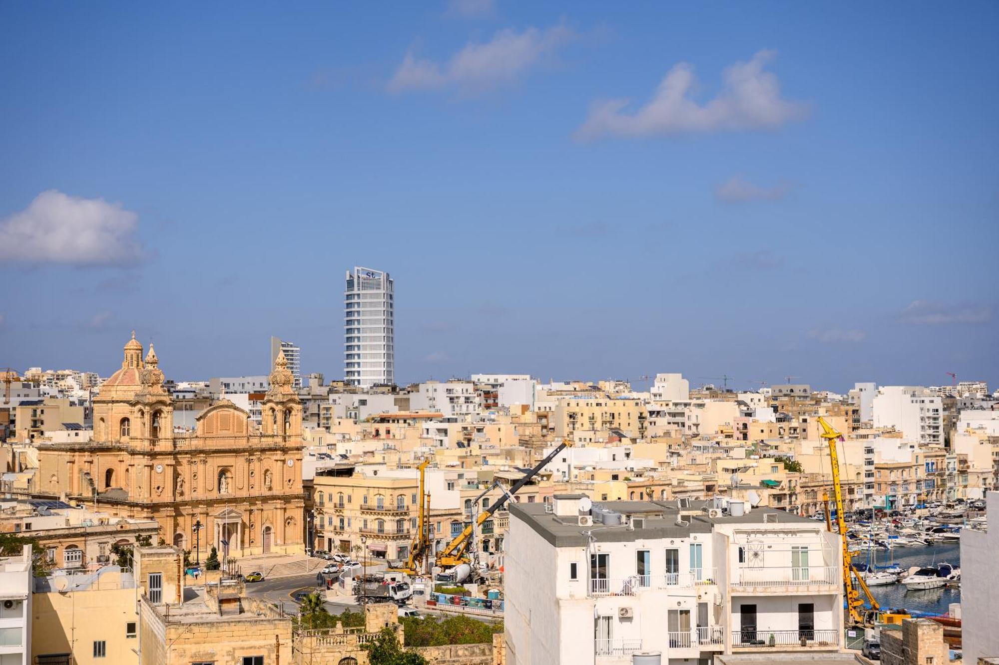 F11 Room 3, Private Room Two Single Beds Shared Bathroom In Shared Flat Msida Extérieur photo