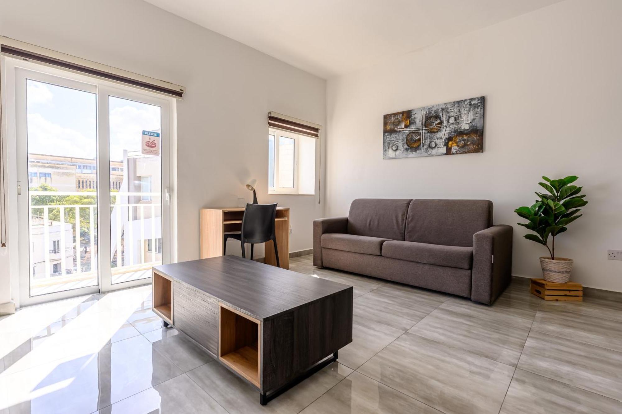 F11 Room 3, Private Room Two Single Beds Shared Bathroom In Shared Flat Msida Extérieur photo